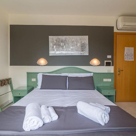 Hotel Airone Bibione Buitenkant foto