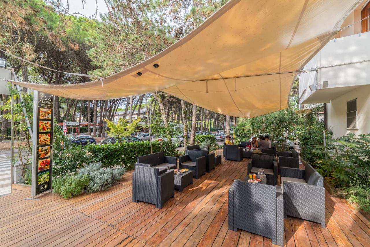 Hotel Airone Bibione Buitenkant foto