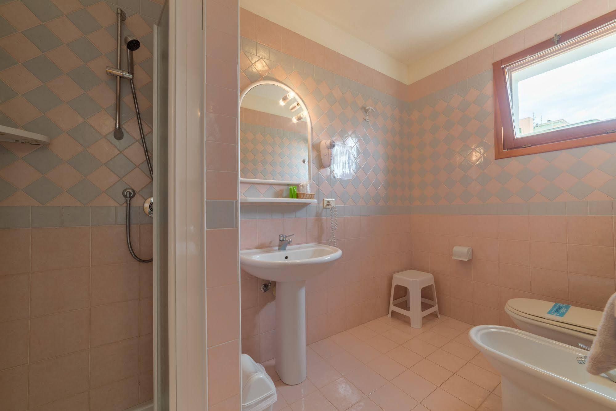 Hotel Airone Bibione Buitenkant foto