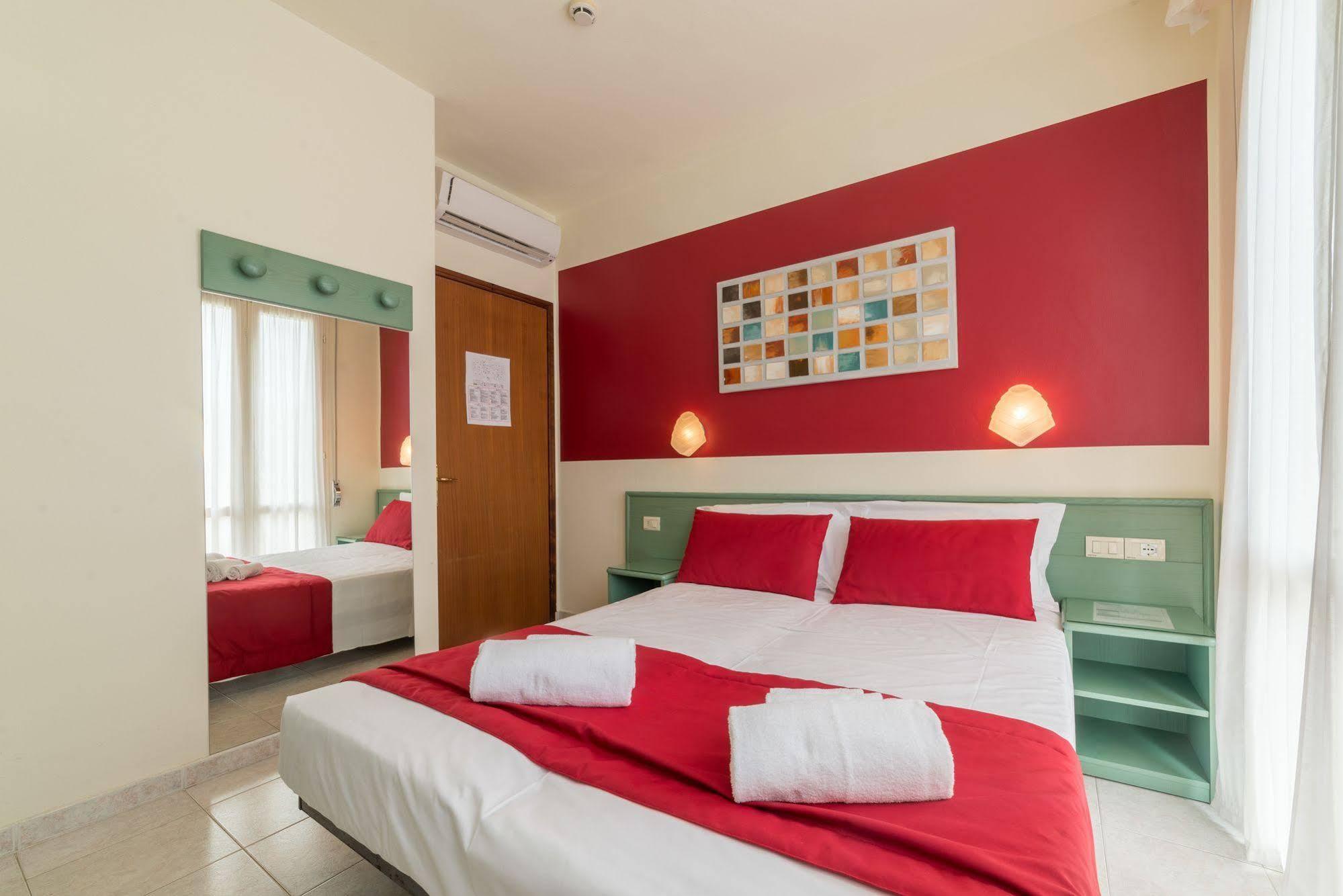 Hotel Airone Bibione Buitenkant foto