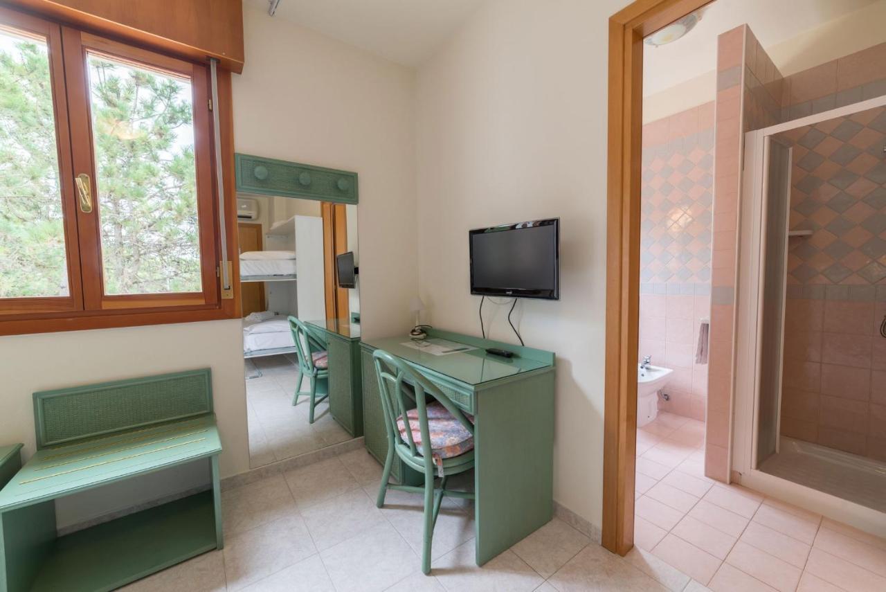 Hotel Airone Bibione Buitenkant foto
