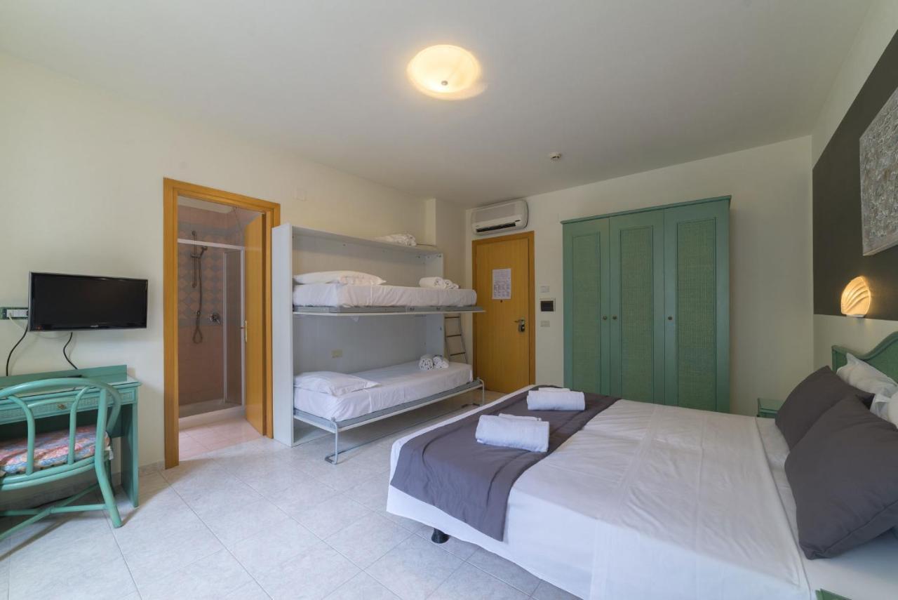 Hotel Airone Bibione Buitenkant foto
