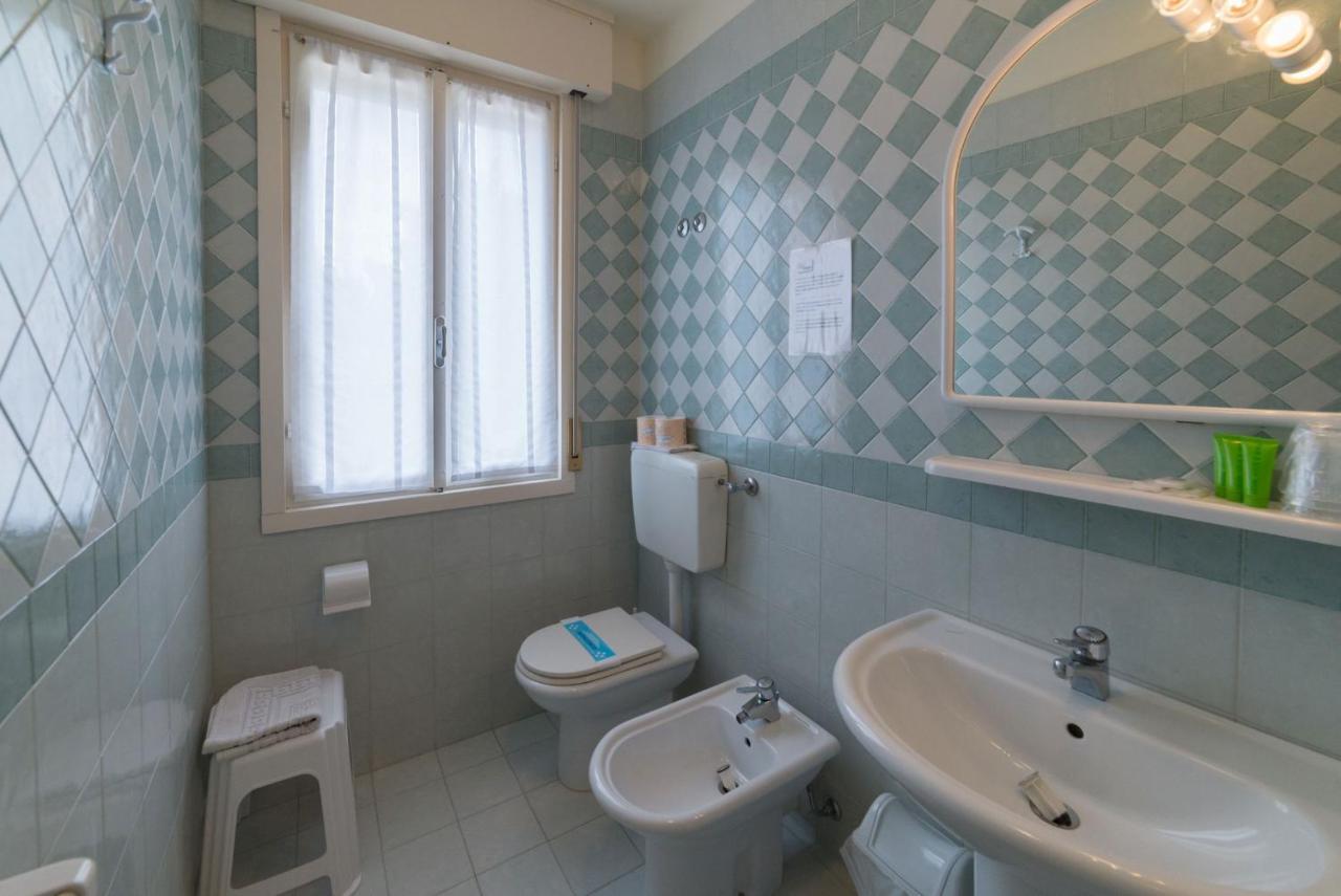 Hotel Airone Bibione Buitenkant foto