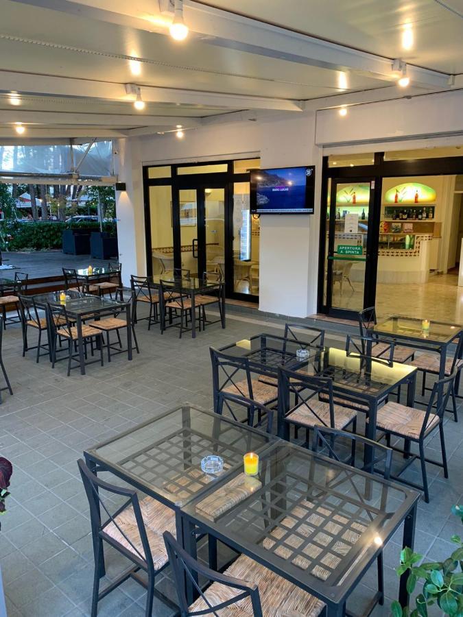 Hotel Airone Bibione Buitenkant foto